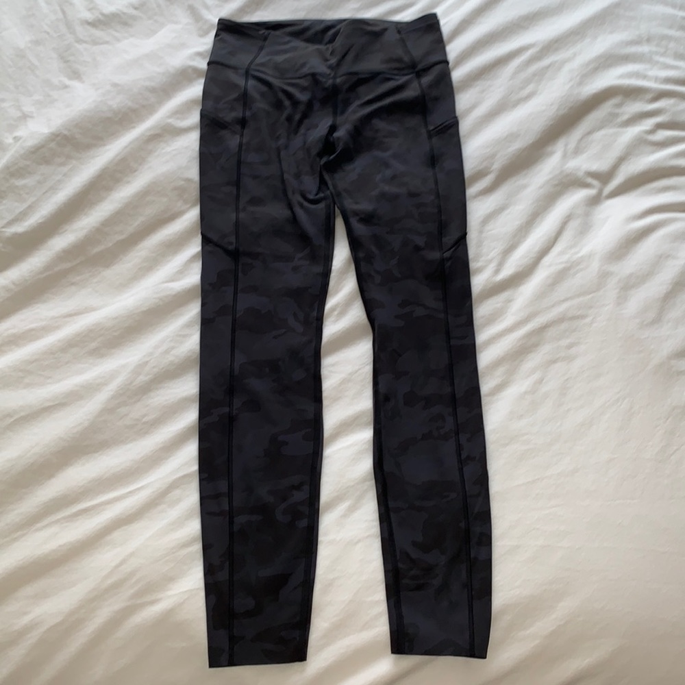 NWOT Lululemon camo athletic leggings